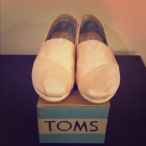 Pink grosgrain Toms size 7